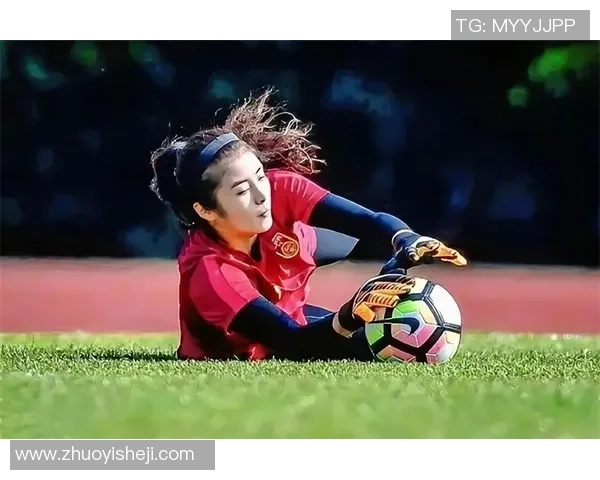 崭露头角的小女足球星勇闯国际赛场成就梦想未来